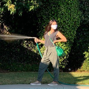 Meet your Posher, Leslie